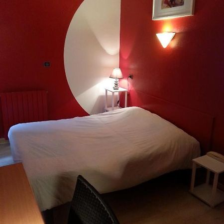 Hotel Du Lion D'Or มาร์ม็องด์ ห้อง รูปภาพ
